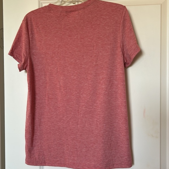 NWOT dusty red tee with Easter Bunny shape of pretty flowers & leaves Size M - Picture 2 of 8